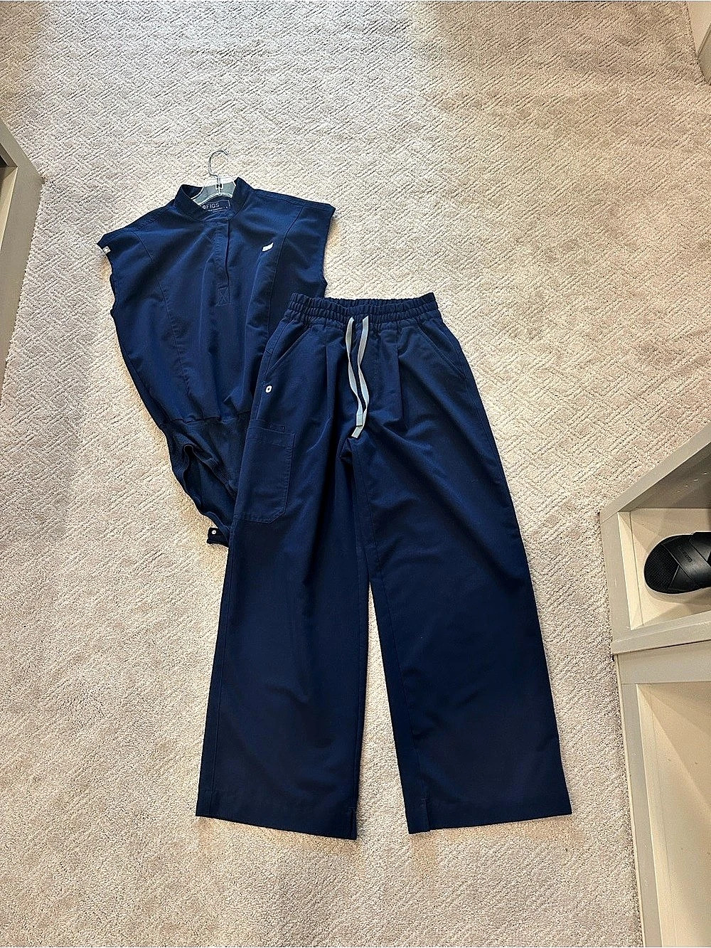 Women's Blue Fig scrub set